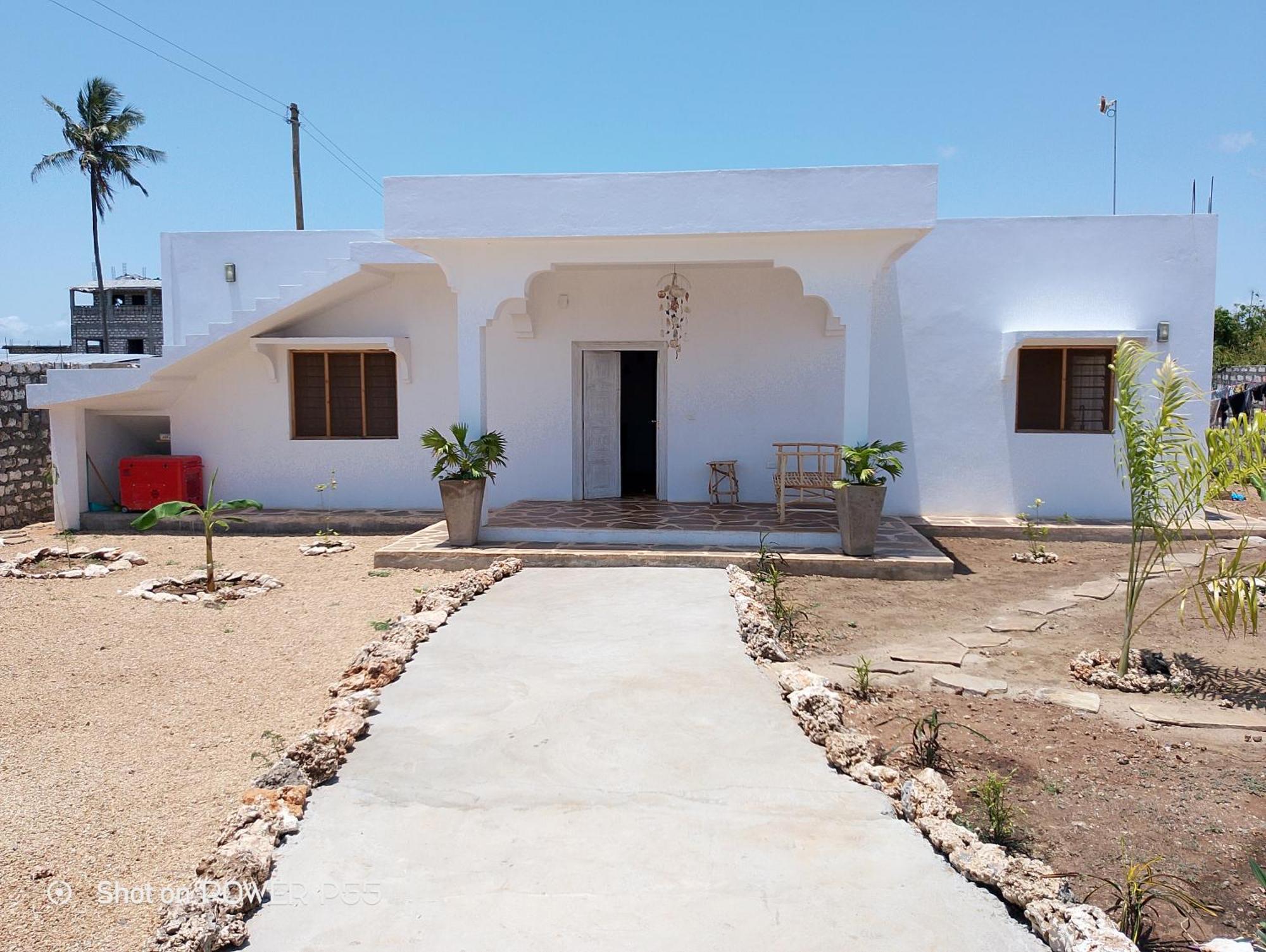 Red Land House Bed & Breakfast วาตามู ภายนอก รูปภาพ